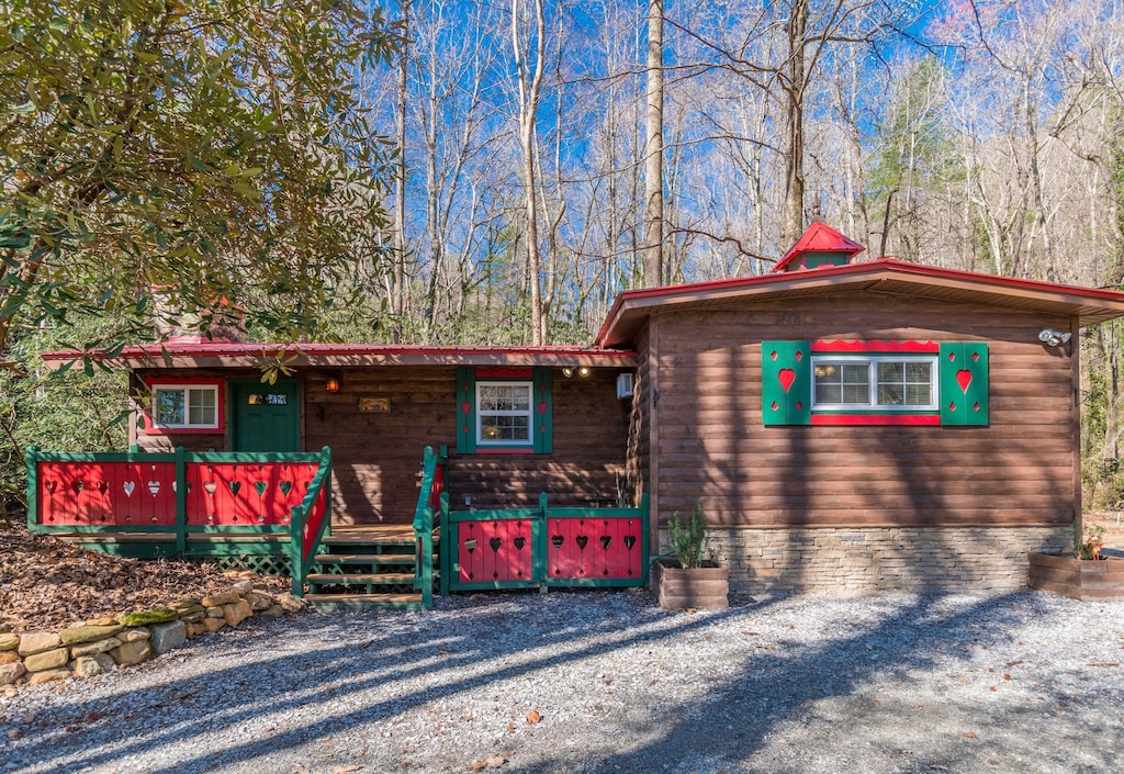 Black Bear Creek Cabin - BLUE CREEK CABINS