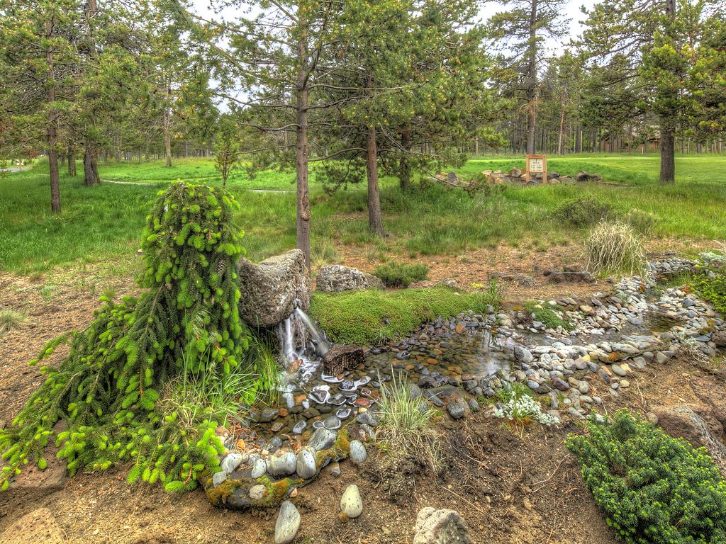 Silver Pine Lodge - Live Lodge Life - Sunriver Oregon