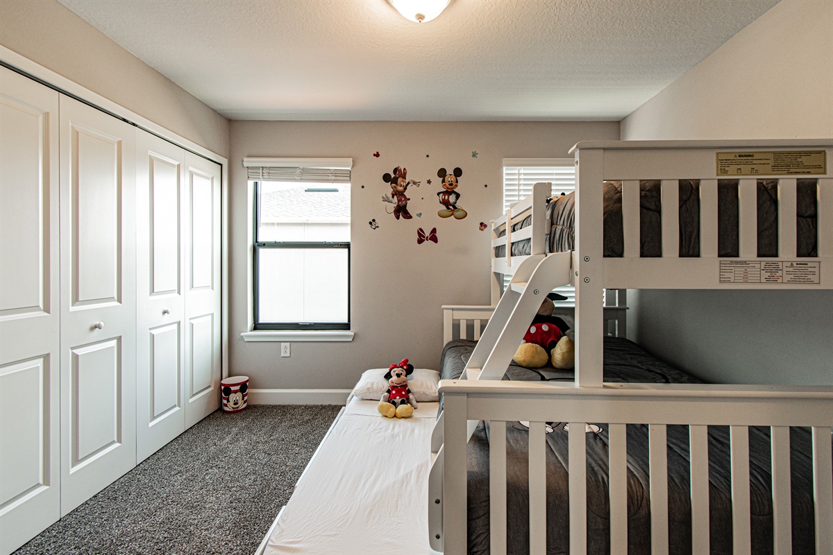 BRAND NEW Cozy Townhouse - Vacation Homes 4U