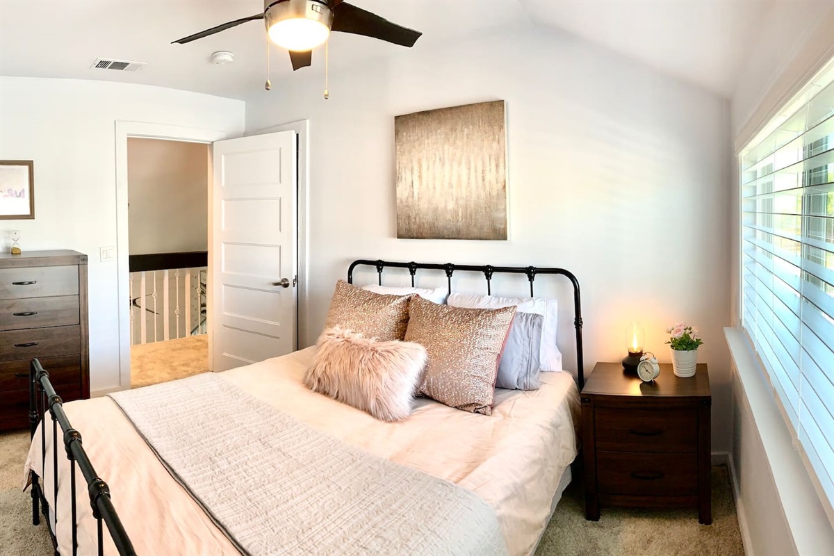 This photo doesn't capture how cute this 3rd bedroom is, with views overlooking new pool & hot tub.