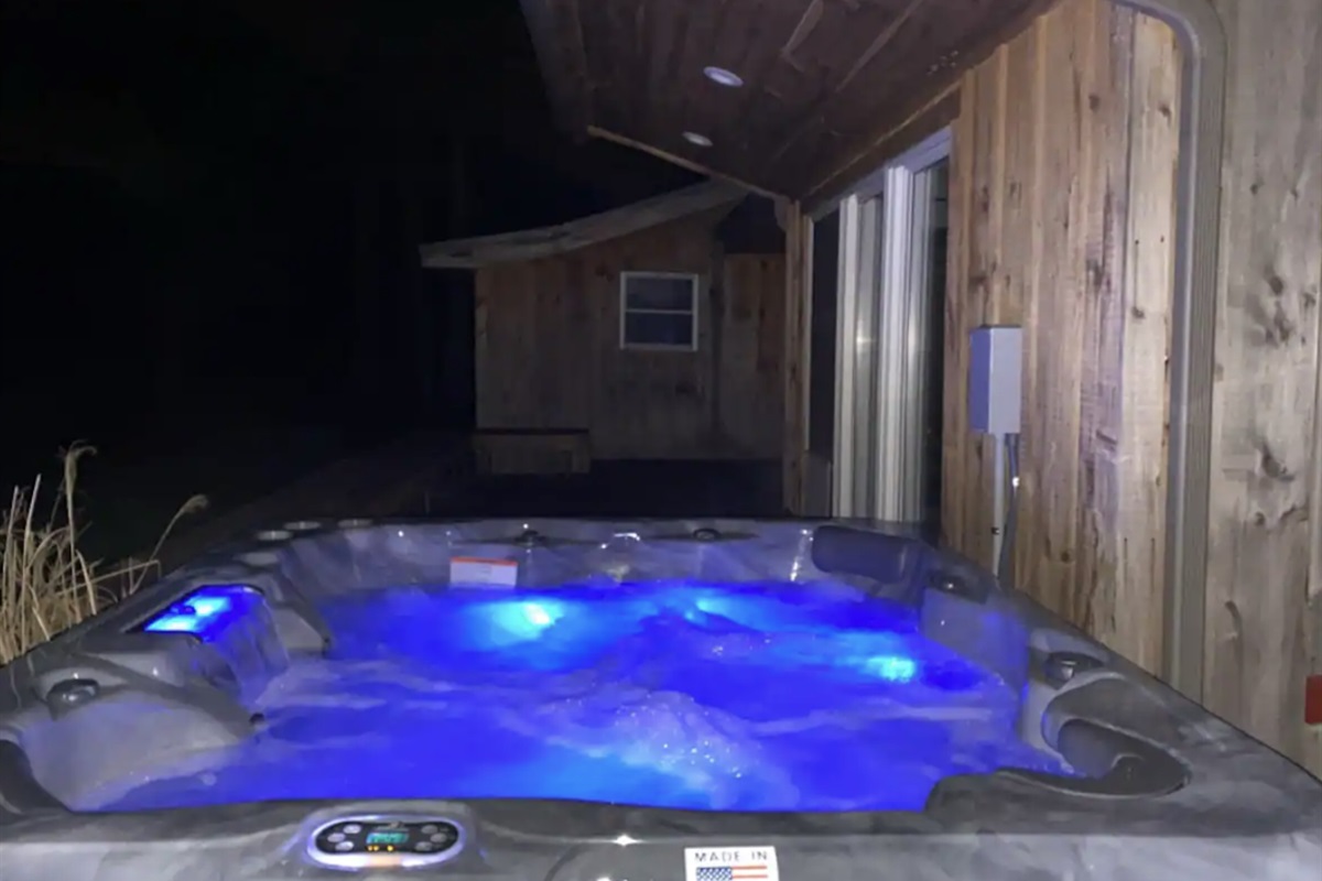 The Hillbilly Hideaway - Destination HQ